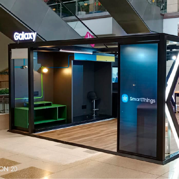 Cómo la fabricación industrial transforma la experiencia de marca en el retail